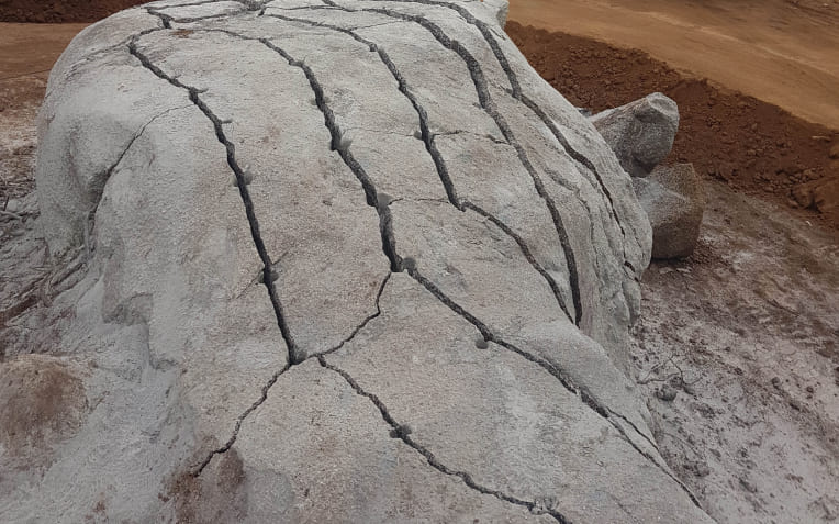 Perfecto para romper piedras y rocas